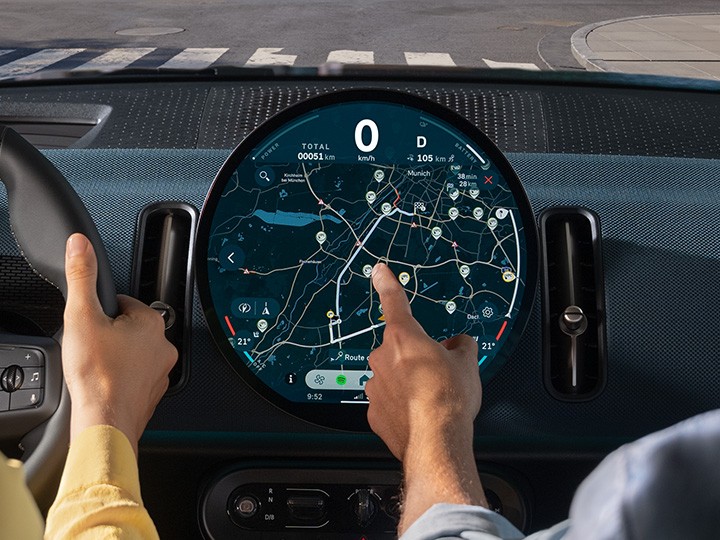 MINI Electromobilité - Navigation avec écran OLED.